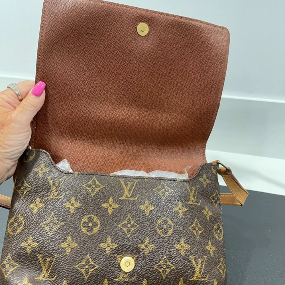 Louis Vuitton Monogram Musette Tango Shoulder Bag (JB1263) - Picture 4 of 14